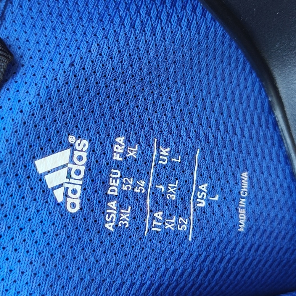 Adidas Large Lightweight Polyester Shell - image 4